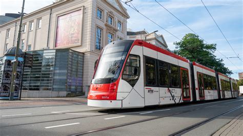 Haltevertrektijden: download de tijdschema's voor jouw tram/ bus.